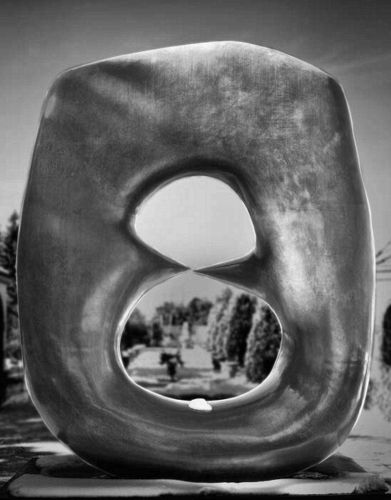 Henry Moore Oval with Points (1968-70)